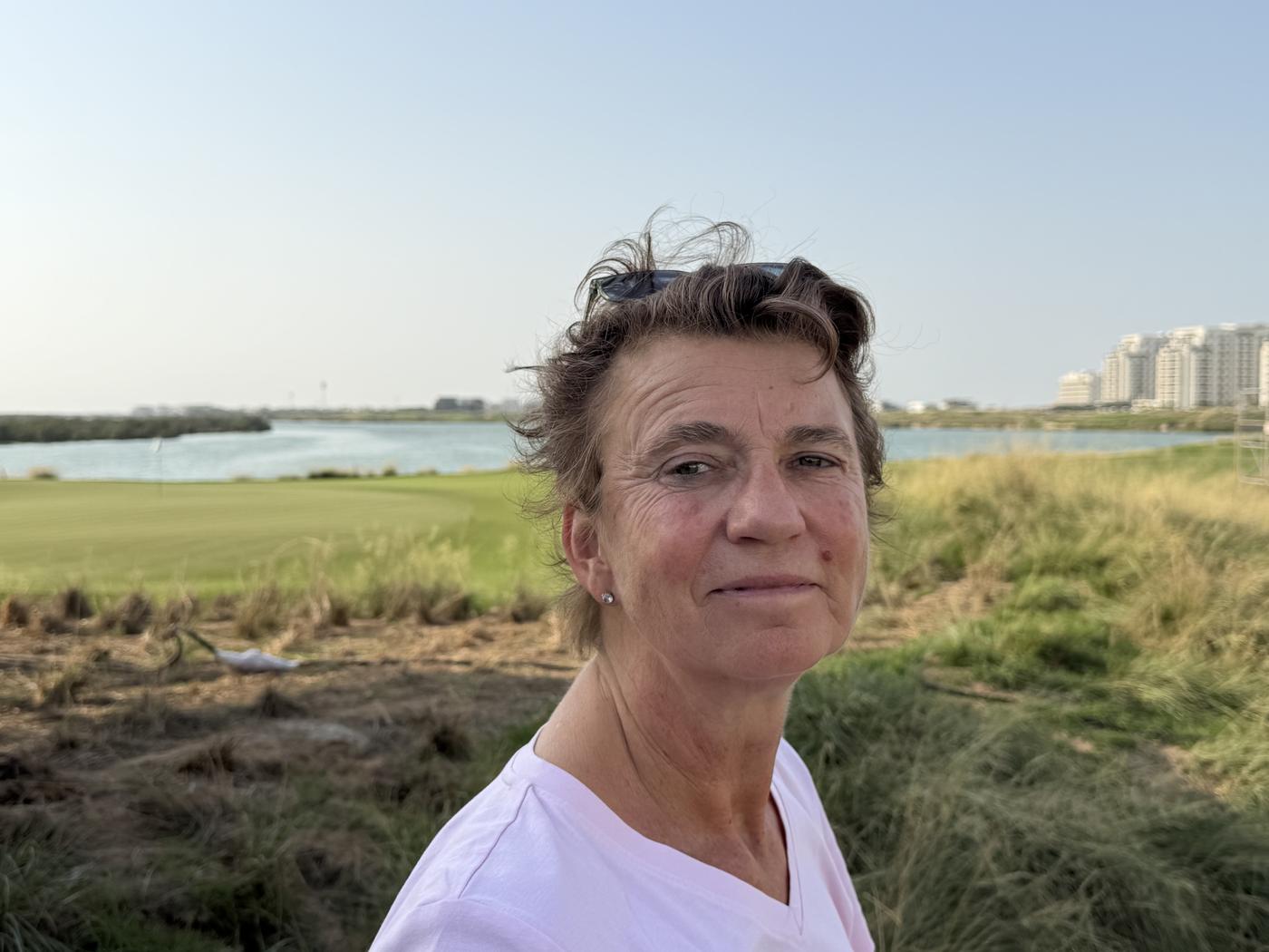 Kerstin auf Yas Links